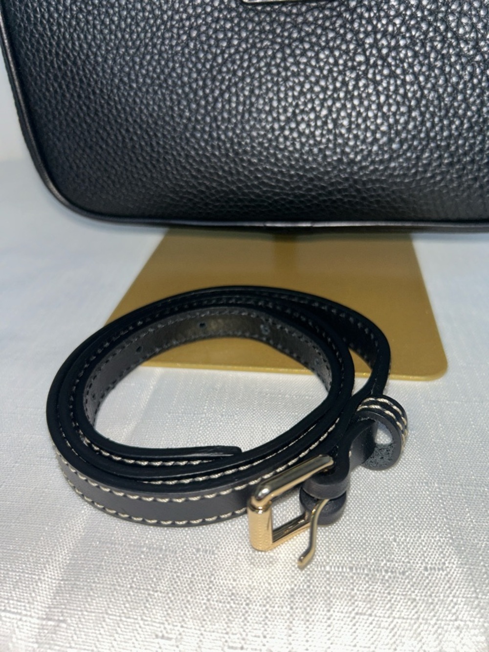 Dooney & Bourke Black Pebbled Leather Camera Crossbody Bag Gold Hardware - Picture 4 of 14